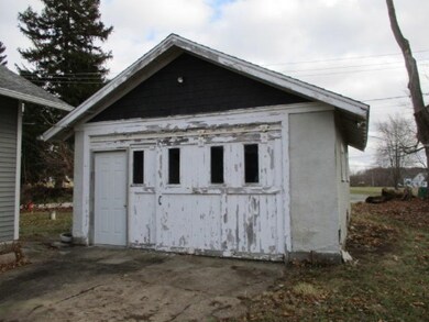 407 N Cleveland Ave, Galien, MI 49113 - photo 2