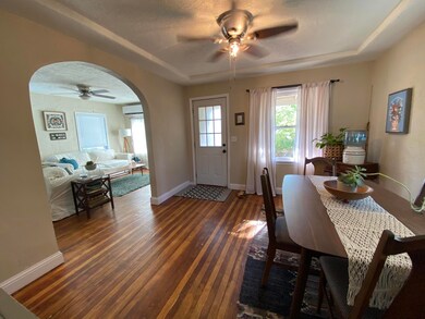 Dining/Living Room 1335