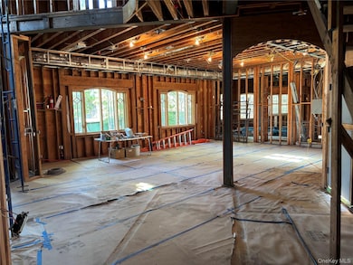 254-04 W End Dr, Flushing, NY 11362 - photo 4