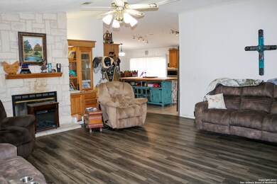 178 County Road 2412, Hondo, TX 78861 - photo 2