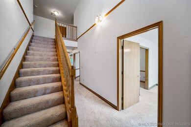 1014 N Douglas Dr, Claremore, OK 74017 - photo 4