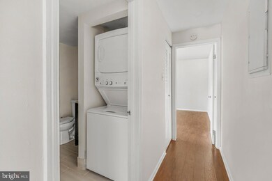 1231 S Philip St unit 1, Philadelphia, PA 19147 - photo 7