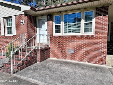 105 Woodlawn Dr, Jacksonville, NC 28546 - photo 2