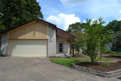 6207 Holly View Cir, Houston, TX 77091 - photo 2