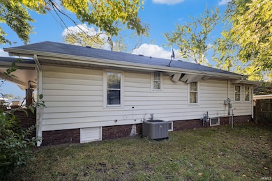 239 E Jefferson Blvd, Mishawaka, IN 46545 - photo 4