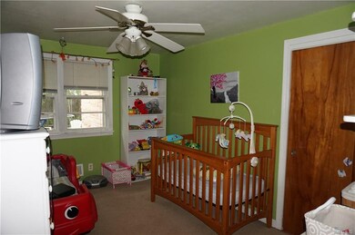 BR 3, all rooms have ceiling fans