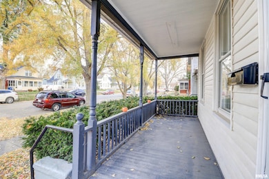 1913 Pershing Blvd, Clinton, IA 52732 - photo 2