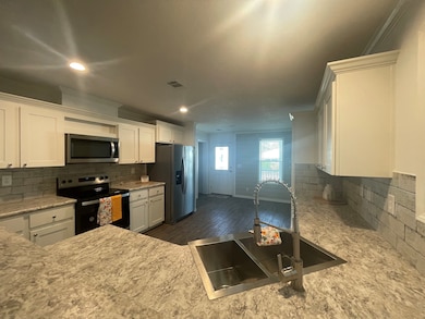 428 Sunbird Square, Sebring, FL 33872 - photo 5