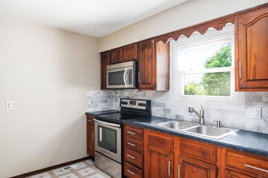 3319 N Milton St, Muncie, IN 47304 - photo 5