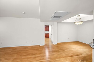 15206 Burbank Blvd unit 104, Sherman Oaks, CA 91411 - photo 4