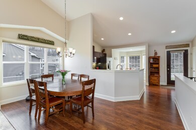 009-Dining_Room-5518591-medium