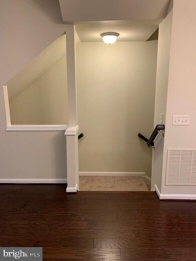 17086 Gibson Mill Rd unit 46, Dumfries, VA 22026 - photo 4