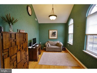 656 Bellflower Rd unit V274, Langhorne, PA 19047 - photo 2