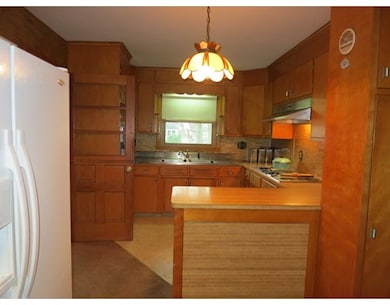 670 Morgan Rd, West Springfield, MA 01089 - photo 5