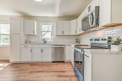 136 Haywood TV-15