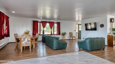 513 W Goshen St, Moorcroft, WY 82721 - photo 4