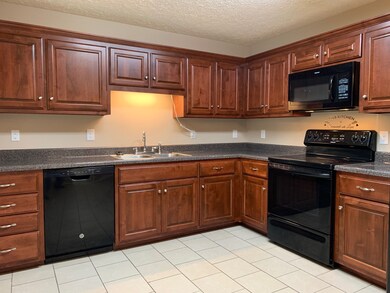 213 W Moore St, Manchester, TN 37355 - photo 4