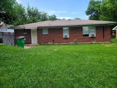 1708 Harris St, Gainesville, TX 76240 - photo 2