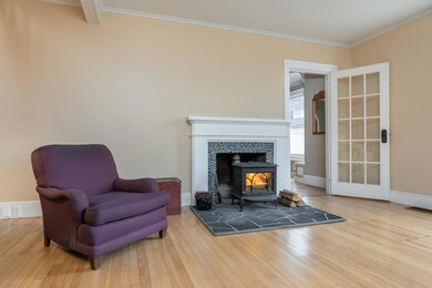 25 Cushing St Brunswick ME-large-005-050