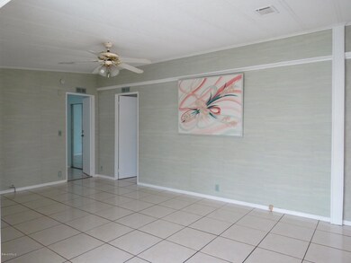 499 Dolphin Cir 034