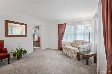 1318 Nelson Cir, Wheaton, IL 60189 - photo 6