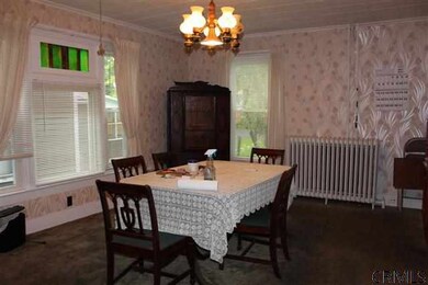 3 Van Dorn St, Saratoga Springs, NY 12866 - photo 4