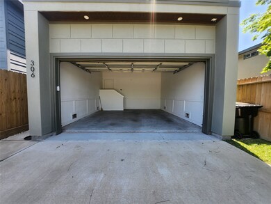 306 E 39th St, Houston, TX 77018 - photo 2