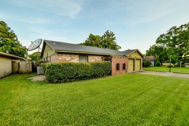 9706 Ebb St, Houston, TX 77089 - photo 2