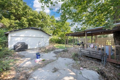 104 Oxford St, Tomball, TX 77375 - photo 5