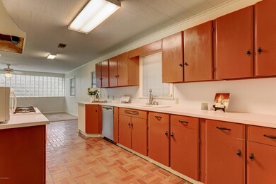 101 Maurice St-14
