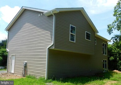 24 Ashton Cir, Berkeley Springs, WV 25411 - photo 4