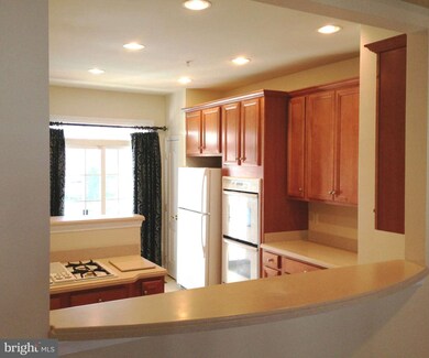 589 Kingfisher Ave, Gaithersburg, MD 20877 - photo 6