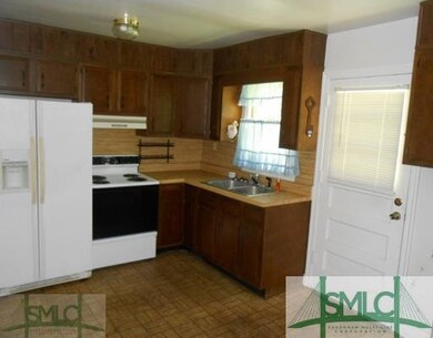 Kitchen. Nice size kitchen.