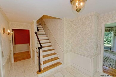 8 Edgewood Cir, Albany, NY 12204 - photo 3