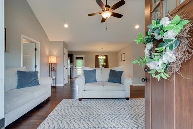 914 Horse Mountain Rd, Shelbyville, TN 37160 - photo 4