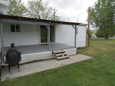 305 W 3rd St, Longcreek, OR 97856 - photo 6