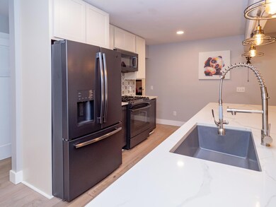 10648 Oakland Dr, Portage, MI 49024 - photo 4