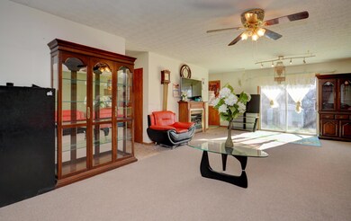 Living Room (3)