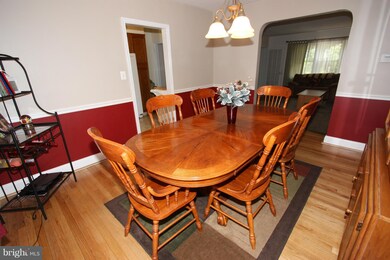 8114 Clyde Bank Rd, Parkville, MD 21234 - photo 7