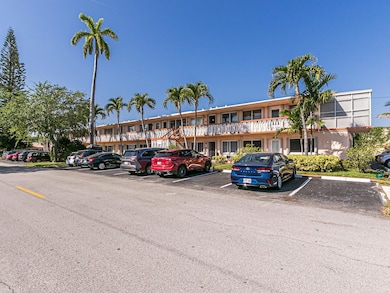 1000 SW 11th Ave unit 2, Hallandale Beach, FL 33009 - photo 3