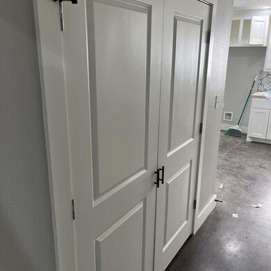 810 W Coffin St, Denison, TX 75020 - photo 7