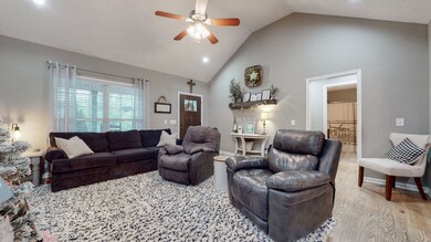 105 Doak St, Shelbyville, TN 37160 - photo 5