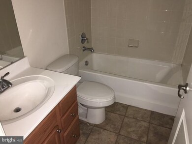 904 Hall Station Dr unit 103, Bowie, MD 20721 - photo 3