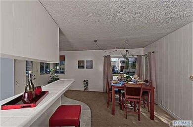 Breakfast Bar and Dining Room