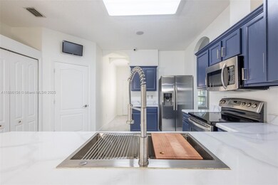 1631 Open Field Loop, Brandon, FL 33510 - photo 7