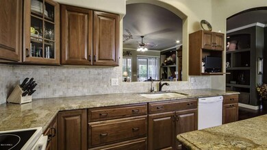 6441 W Corona Dr, Chandler, AZ 85226 - photo 6