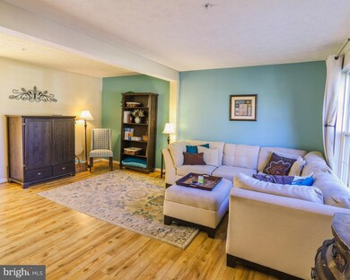 8722 Thornbrook Dr, Odenton, MD 21113 - photo 2