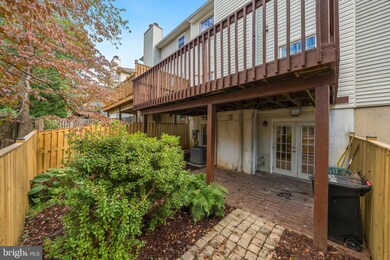 3022 Winter Pine Ct, Fairfax, VA 22031 - photo 3