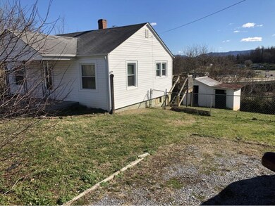 212 Young St, Johnson City, TN 37601 - photo 2