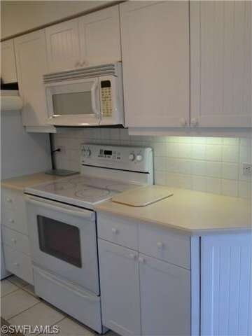 4072 Belair Ln unit 203, Naples, FL 34103 - photo 2